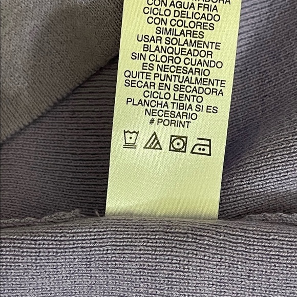 Spring & Mercer sz med cardigan single button closure in lilac - Picture 12 of 13